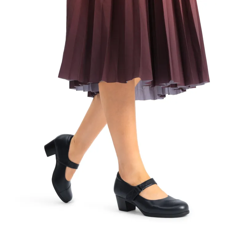Ascenelle Arch Support Block Mary Jane Pumps