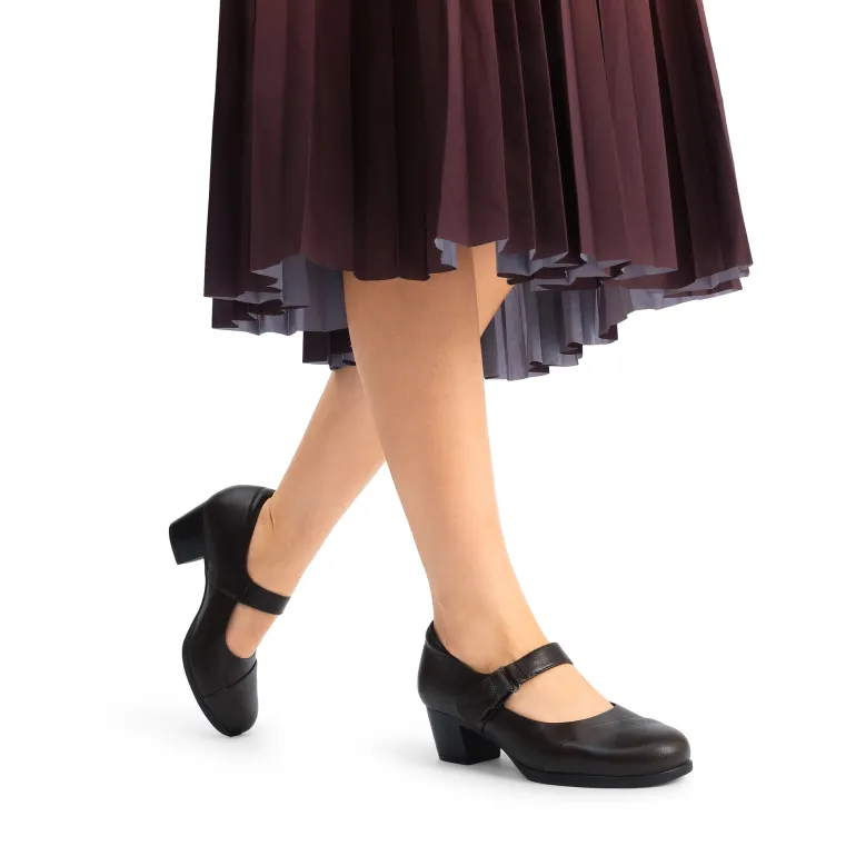 Ascenelle Arch Support Block Mary Jane Pumps