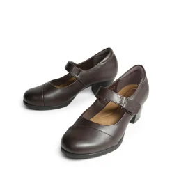 Ascenelle Arch Support Block Mary Jane Pumps