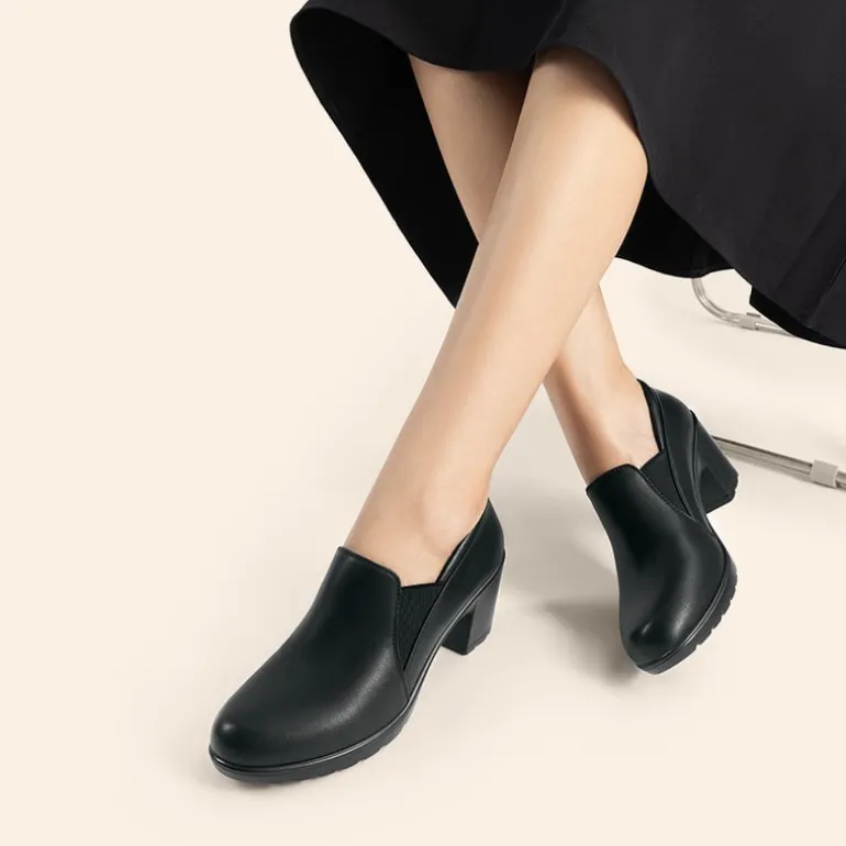 Ascenelle Comfortable Round Toe Block Heel Pumps