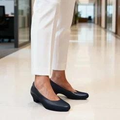 Ascenelle Counsel Round-Toe Low Block Heel Pumps