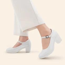 Ascenelle Wide-Toe Classic Mary Jane Pumps