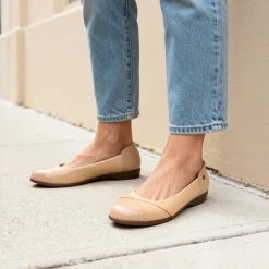 Ascenelle Women’s Comfortable Flats with Arch Support