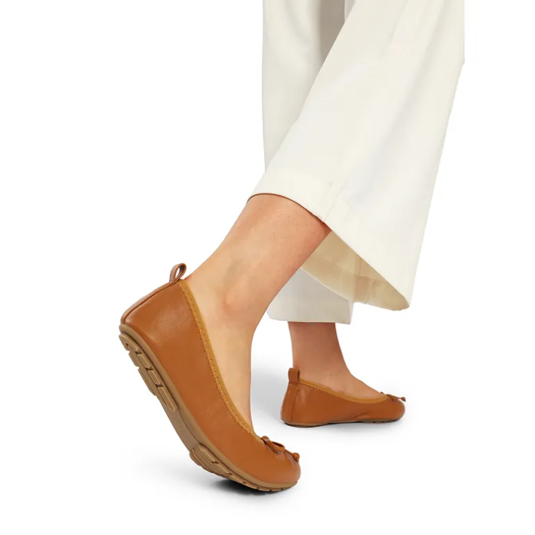 Ascenelle Women’s Wide-Toe Ballet Flats with Arch Support