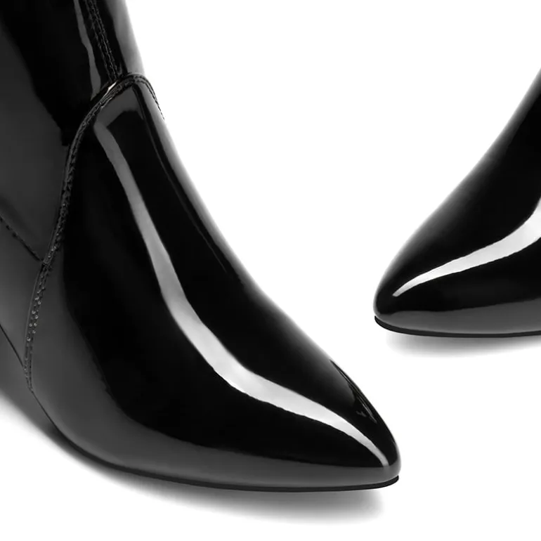 Chic Chunky Heel Ankle Boots