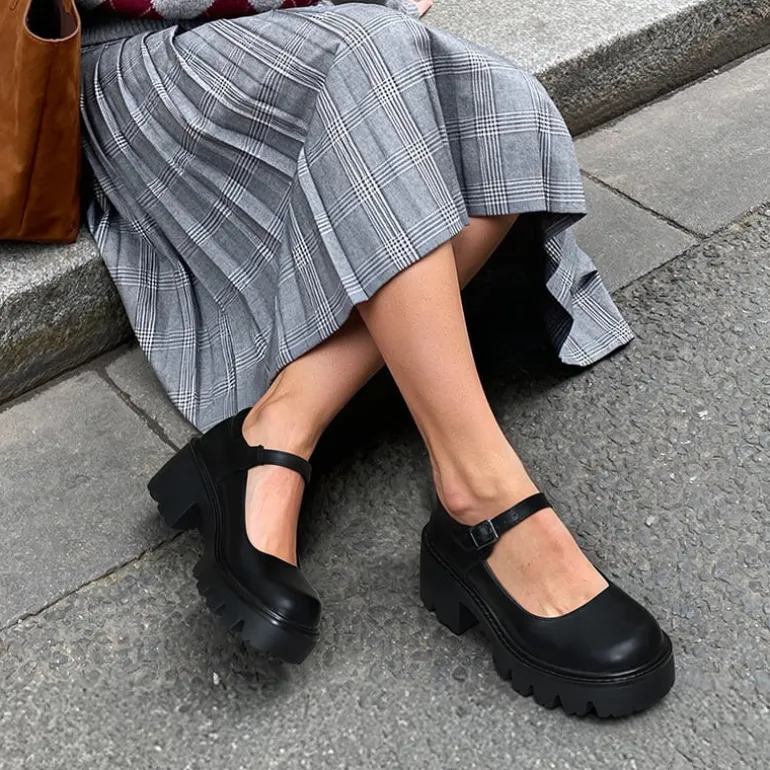 Chunky Platform Mary Jane Pumps