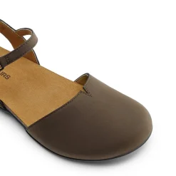 Closed Toe Arch Support Sandals
