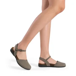 Closed Toe Arch Support Sandals