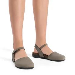 Closed Toe Arch Support Sandals