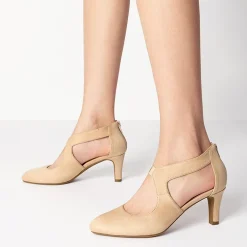 Cutout Pointy Toe Kitten Heel Pumps