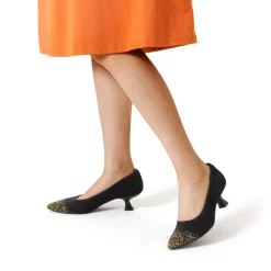 Knitted Pointed-Toe Kitten Heels