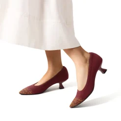 Knitted Pointed-Toe Kitten Heels
