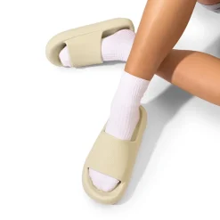 Lightweight Responsive Footbed Slippers