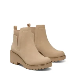Lug Outsole Pull-On Chelsea Boots