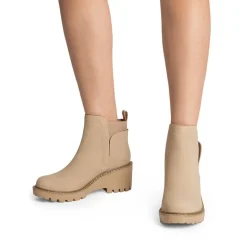 Lug Outsole Pull-On Chelsea Boots