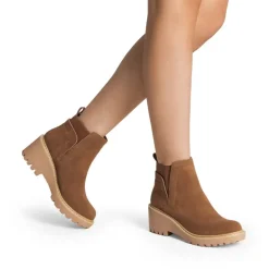Lug Outsole Pull-On Chelsea Boots