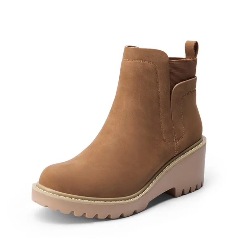 Lug Outsole Pull-On Chelsea Boots