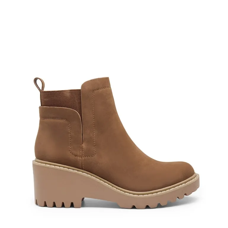 Lug Outsole Pull-On Chelsea Boots