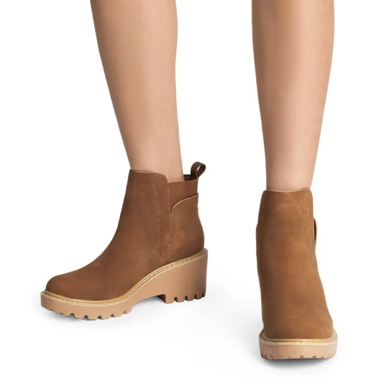 Lug Outsole Pull-On Chelsea Boots