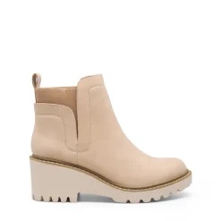 Lug Outsole Pull-On Chelsea Boots