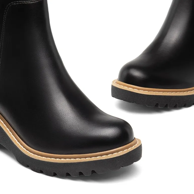 Lug Outsole Pull-On Chelsea Boots
