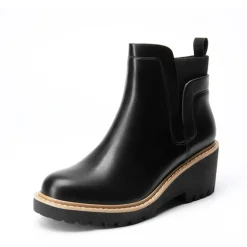 Lug Outsole Pull-On Chelsea Boots