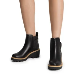 Lug Outsole Pull-On Chelsea Boots