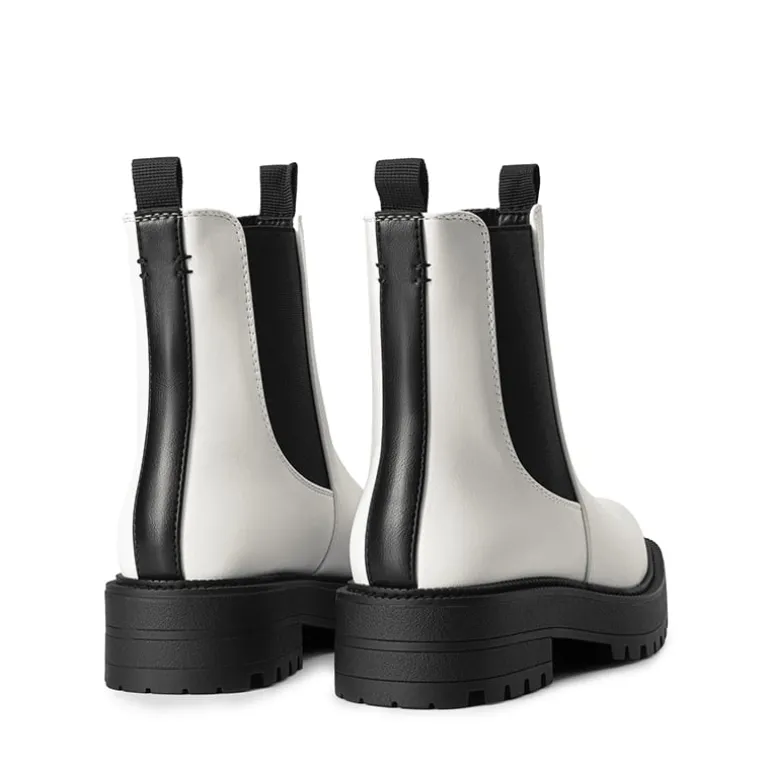 Lug-Sole Slip-on Chelsea boots