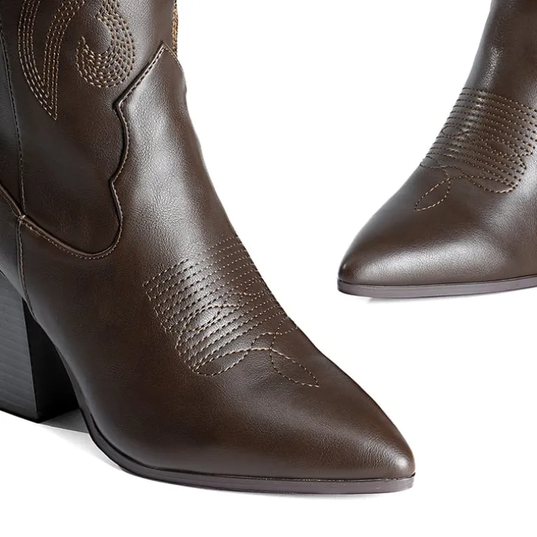 Pointed Toe Embroidered Cowboy Boots