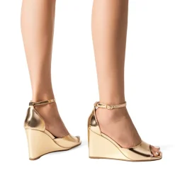 Square-Toe Buckle Strap Wedge Sandals