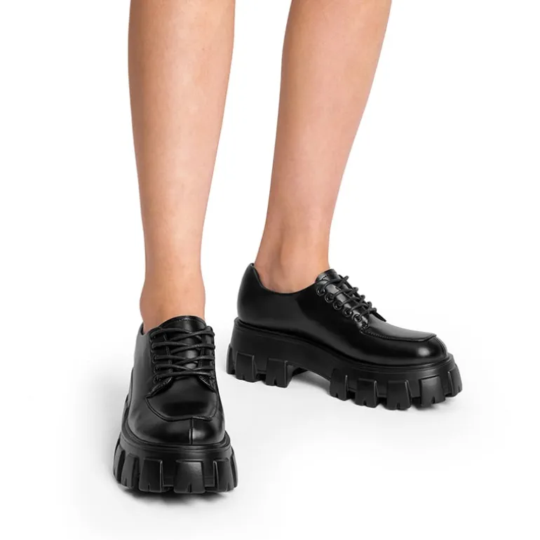 Versatile Lace-up Platform Oxfords