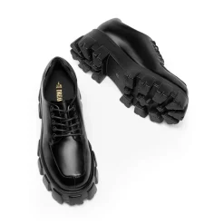 Versatile Lace-up Platform Oxfords