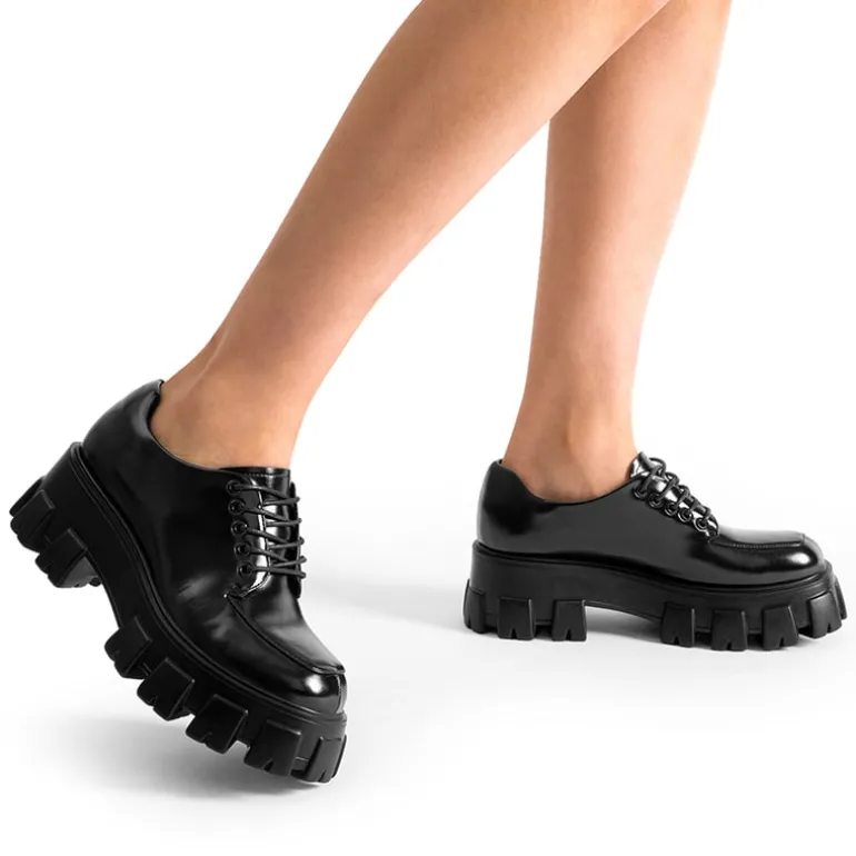Versatile Lace-up Platform Oxfords
