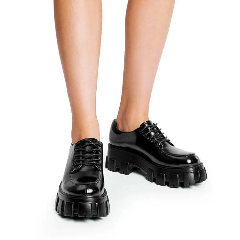 Versatile Lace-up Platform Oxfords