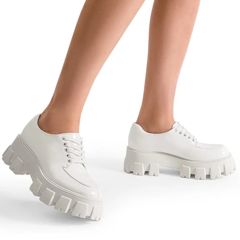 Versatile Lace-up Platform Oxfords