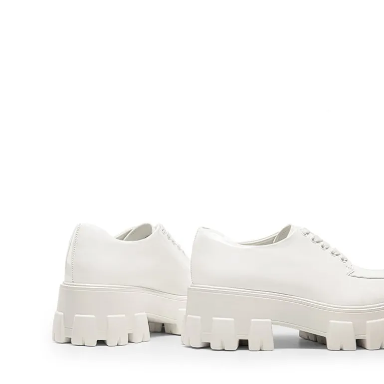 Versatile Lace-up Platform Oxfords