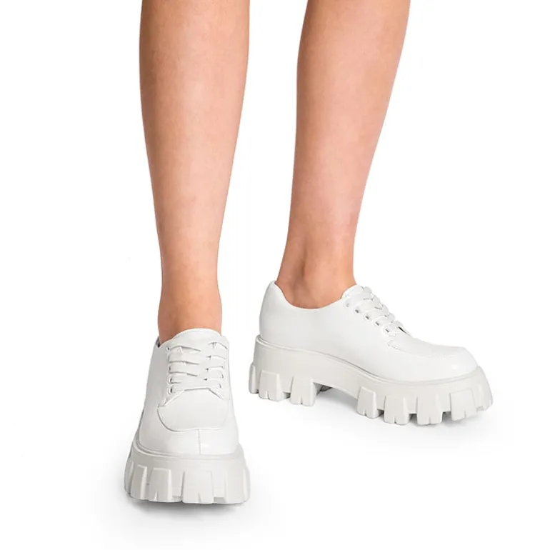 Versatile Lace-up Platform Oxfords