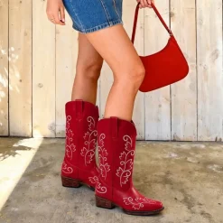 Vintage-inspired Women’s Cowboy Boots