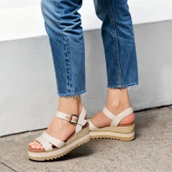 Women’s Adjustable Buckle Wedge Sandals