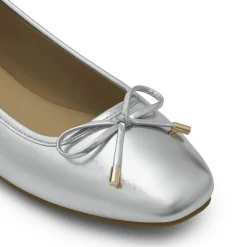 Women’s Elegant Pearl Rhinestone Flats
