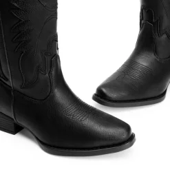 Women’s Embroidered Western Cowgirl Boots