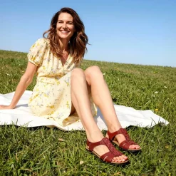 Women’s Lightweight Flat Sandals with Arch Support