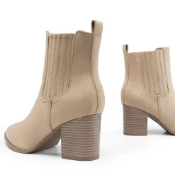 Women’s Sleek Cushioned Ankle Boots