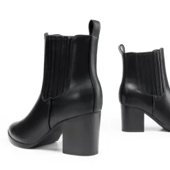 Women’s Sleek Cushioned Ankle Boots
