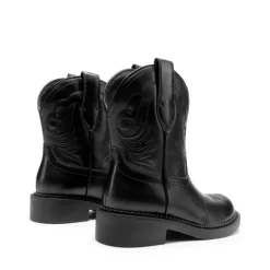 Women’s Slip-On Vintage Western Boots