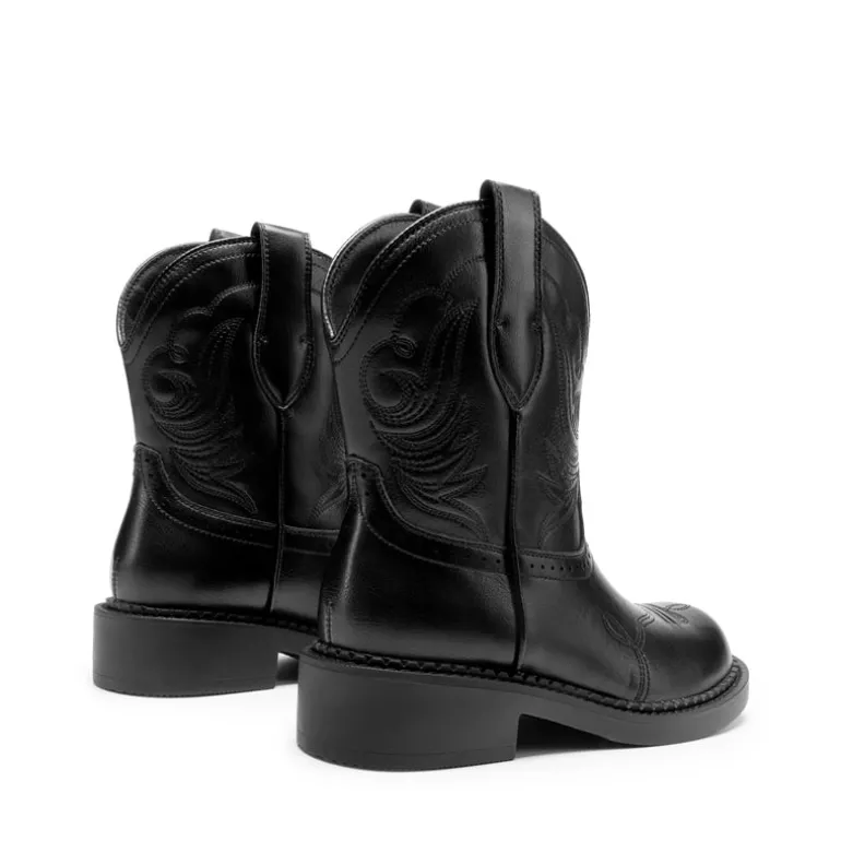 Women’s Slip-On Vintage Western Boots