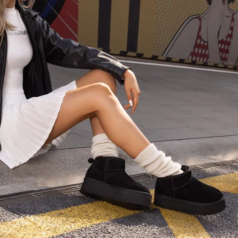 Women’s Wide Toe Platform Mini Snow Boots