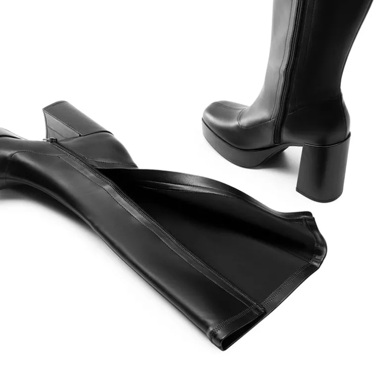 Y2K-inspired Knee-high Platform Gogo Boots